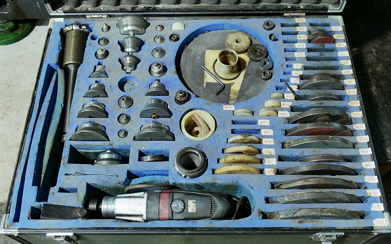 閥門(mén)研磨機(jī)